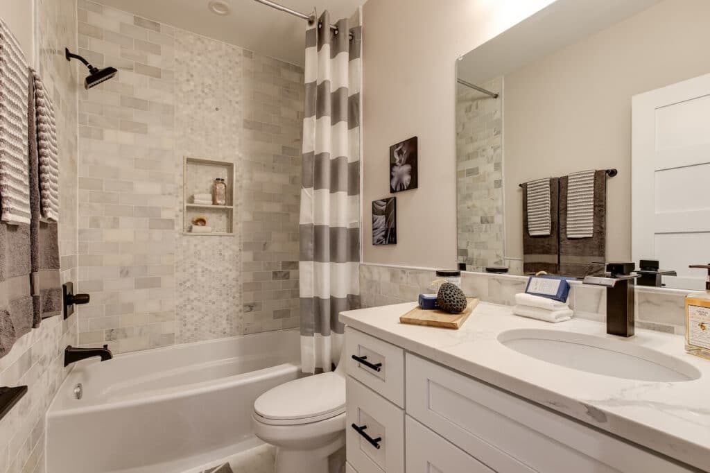 bathroom remodeling contractor